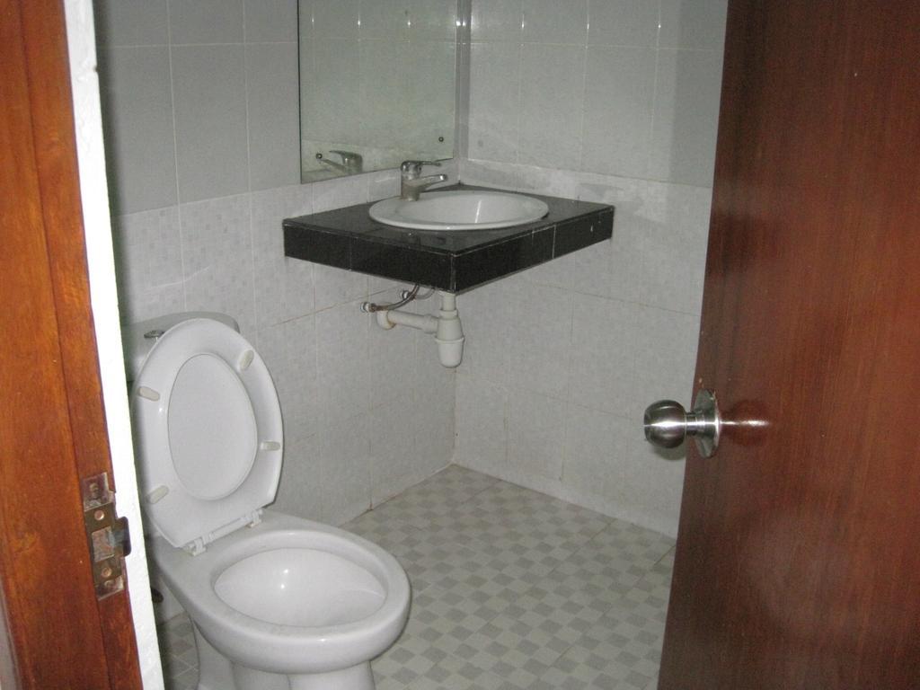 Taman Mekar Beach Inn Кута Номер фото