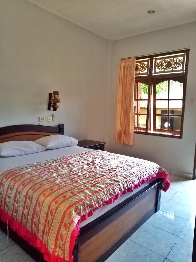 Taman Mekar Beach Inn Кута Экстерьер фото