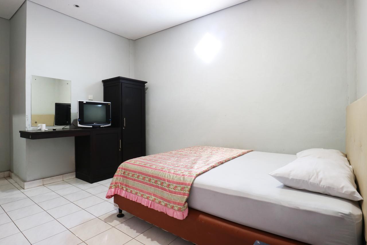 Taman Mekar Beach Inn Кута Экстерьер фото