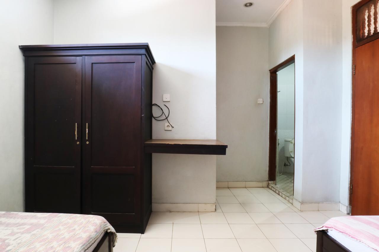 Taman Mekar Beach Inn Кута Экстерьер фото