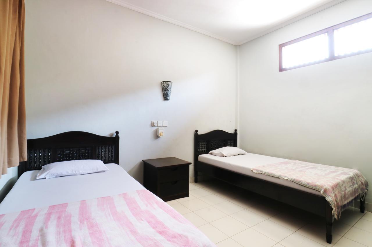 Taman Mekar Beach Inn Кута Экстерьер фото