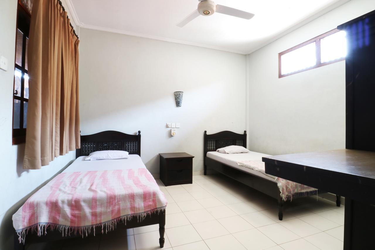 Taman Mekar Beach Inn Кута Экстерьер фото